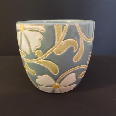 LOT 57L: Ceramic & Stoneware Planters