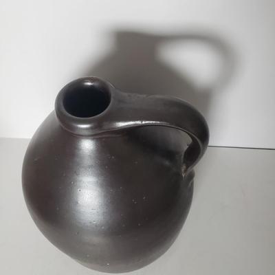 LOT 58L: Decorative Planters & Stoneware Jug