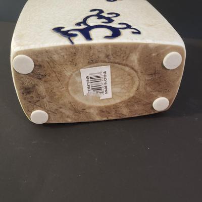 LOT 59L: Decorative Ceramic Vases