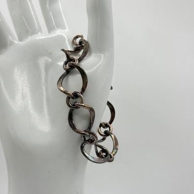 LOT 71J: 925 Sterling Silver Artisan Link Bracelet w/ Toggle Clasp (7" - 24.7g)