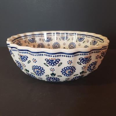 LOT 91K: Polish Pottery Scalloped Bowl & Decorated Plates