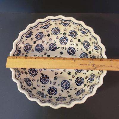 LOT 91K: Polish Pottery Scalloped Bowl & Decorated Plates
