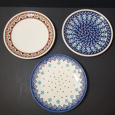 LOT 91K: Polish Pottery Scalloped Bowl & Decorated Plates