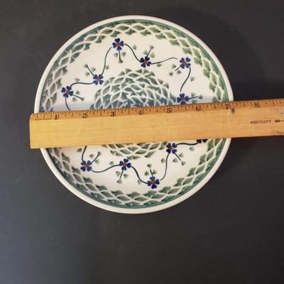 LOT 91K: Polish Pottery Scalloped Bowl & Decorated Plates