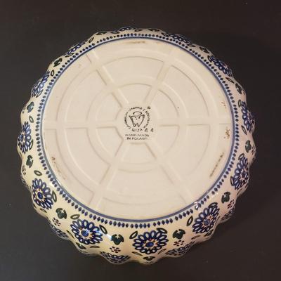LOT 91K: Polish Pottery Scalloped Bowl & Decorated Plates