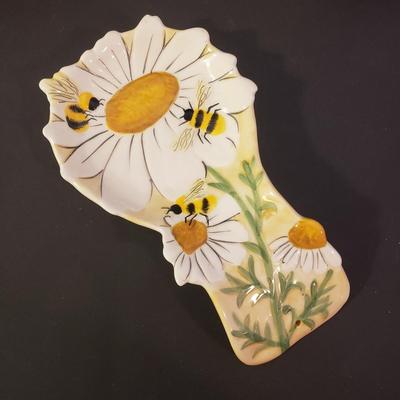 LOT 99K: Spring Vibes- Collection of Floral Ceramic Wares