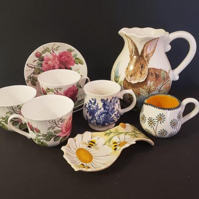 LOT 99K: Spring Vibes- Collection of Floral Ceramic Wares