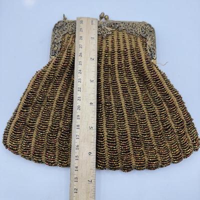 LOT 132K: Gorgeous Vintage Handmade Beaded Handbag