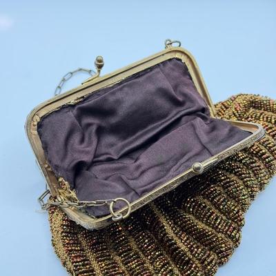 LOT 132K: Gorgeous Vintage Handmade Beaded Handbag