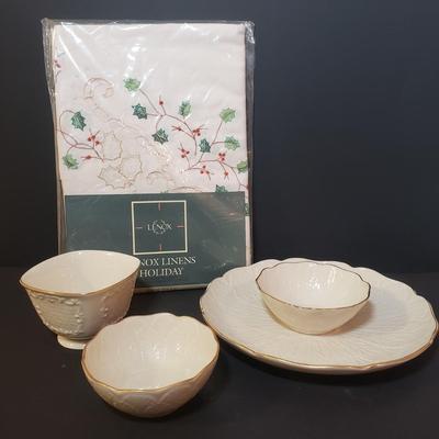 LOT 141L: Lenox USA Servingware Collection & Holiday Tablecloth