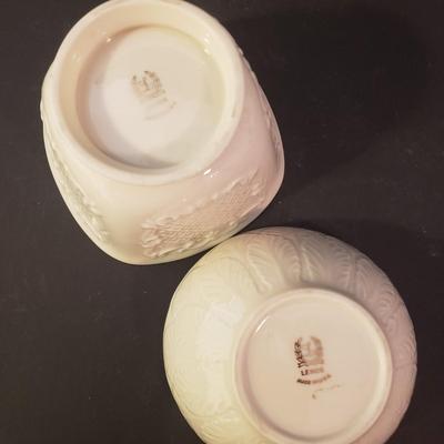 LOT 141L: Lenox USA Servingware Collection & Holiday Tablecloth