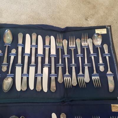 LOT 150F: Wm. Rogers Silverplate Flatware Sets in Anti-Tarnish Cases