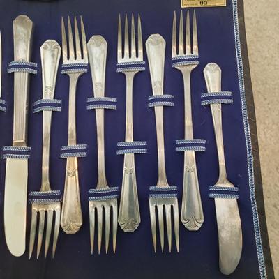 LOT 150F: Wm. Rogers Silverplate Flatware Sets in Anti-Tarnish Cases