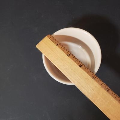 LOT 159K: Le Creuset Pie Plate, Baking Dish & Ramekin