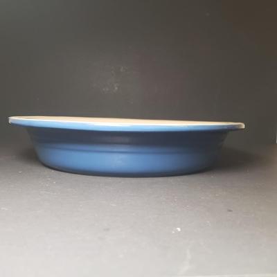 LOT 159K: Le Creuset Pie Plate, Baking Dish & Ramekin