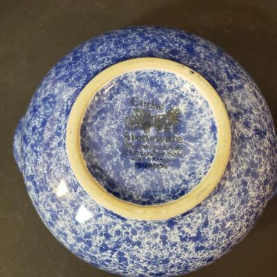 LOT 160K: Blue & White Mixing Bowl Set, Pie Plates & Spongeware Baking Dishes