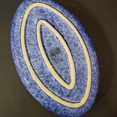 LOT 160K: Blue & White Mixing Bowl Set, Pie Plates & Spongeware Baking Dishes