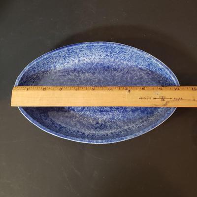LOT 160K: Blue & White Mixing Bowl Set, Pie Plates & Spongeware Baking Dishes