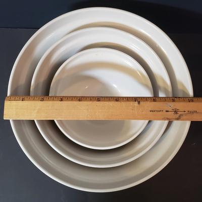 LOT 160K: Blue & White Mixing Bowl Set, Pie Plates & Spongeware Baking Dishes