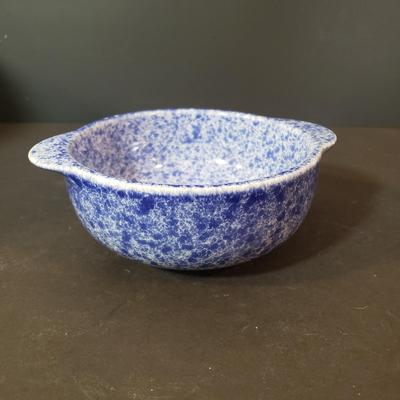 LOT 160K: Blue & White Mixing Bowl Set, Pie Plates & Spongeware Baking Dishes