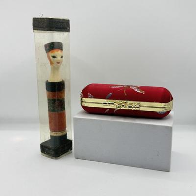 LOT 164J: Fabulous 1962 Revlon Les Mannequins Doll Lipstick No. 9210 w/ REAL Lipstick inside! includes Original Box w/ Lid & Modern...