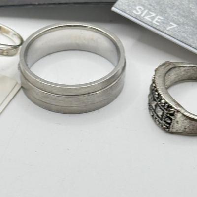 LOT 179J: Costume Jewelry Rings