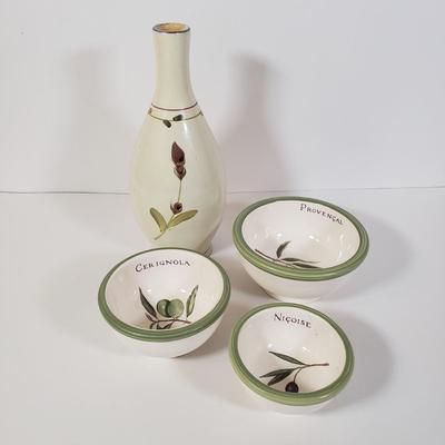 LOT 184K: Williams-Sonoma, Crate & Barrel, Terracotta & Assortment of Bowls made in Italy