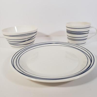 LOT 189K: Blue & White-Spode, Royal Doulton, Pfaltzgraff, Signed Art Pottery & More