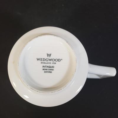 LOT 198K: Black & White Art Pottery, Keith Brymer, Early Rae Dunn Dragonfly Mug, Wedgwood & More