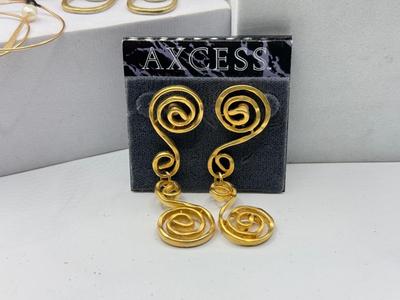 LOT 203J: Goldtone Necklaces, 14kt Gold Post Earrings & More