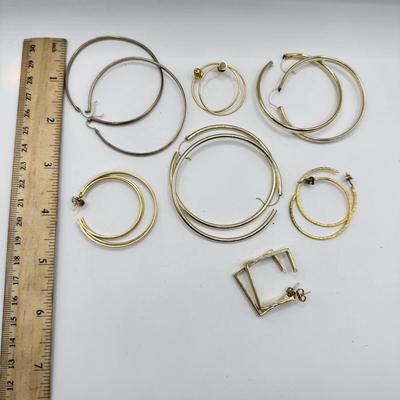 LOT 206J: Goldtone Pierced Hoop Earrings