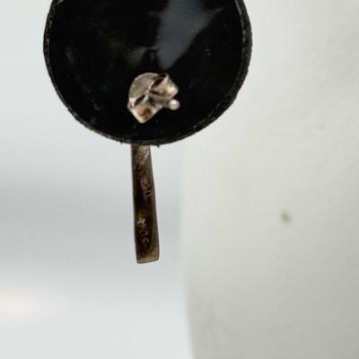 LOT 219J: Two Pairs of Vintage Silver Earrings (6.66g)