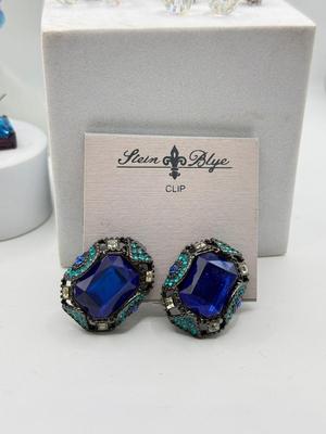 LOT 229J: Vintage Blue Aurora Borealis Bead Necklace w/ Earrings & Stretch Bracelets