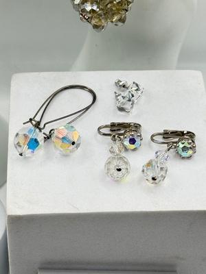 LOT 229J: Vintage Blue Aurora Borealis Bead Necklace w/ Earrings & Stretch Bracelets