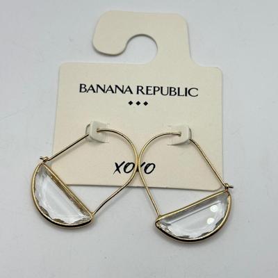 LOT 230J: Six Pairs of NEW Pierced Earrings: Banana Republic, St. Thomas, Simply Vera by Vera Wang & Mia Charro