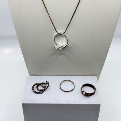 LOT 233J: Sterling Silver Jewelry: Three Rings, Necklace & Earrings (10.43g)