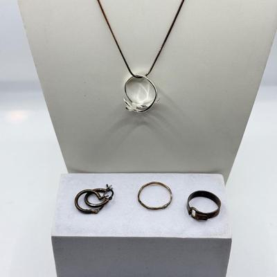 LOT 233J: Sterling Silver Jewelry: Three Rings, Necklace & Earrings (10.43g)