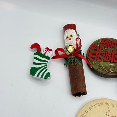 LOT 235J: Merry Christmas Pin Collection: Handmade, Hallmark, Vintage Plastic Pull String & More