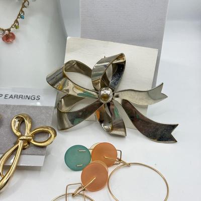 LOT 237J: Monet Butterfly Brooch NWT, Beaded Butterflies, Avenue Drop Earrings, Bow Jewelry, Mudd Necklace & More