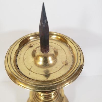 LOT 249L: Virginia Metalcrafters Spiked Candlestick, Brass Reflector Candle Holder, Wooden Spool Candlestick Lamp & More