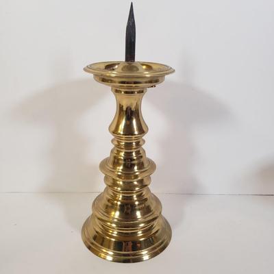 LOT 249L: Virginia Metalcrafters Spiked Candlestick, Brass Reflector Candle Holder, Wooden Spool Candlestick Lamp & More