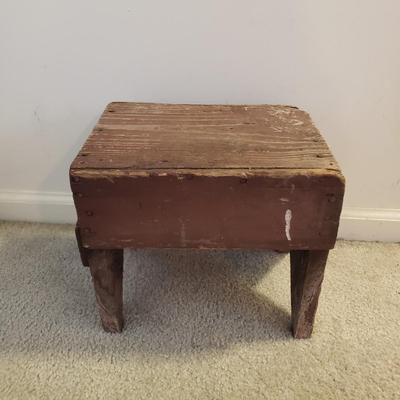 LOT 250L: Antique Wooden Stool, Thick Oval Wood Frame & Wooden Shelf