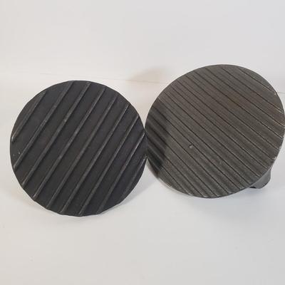 LOT 258K: Cast Iron Grill Presses & Bacon Press with Pig