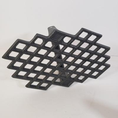 LOT 258K: Cast Iron Grill Presses & Bacon Press with Pig