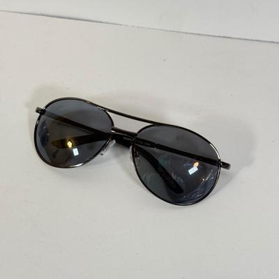 LOT 262L: Sunglasses: Jones New York, Foster Grant & More