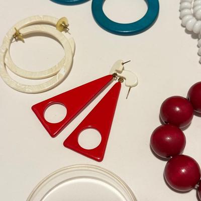 LOT 263L: Mod / Pop Art Jewelry Collection: Bangles, Earrings, Necklaces
