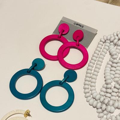 LOT 263L: Mod / Pop Art Jewelry Collection: Bangles, Earrings, Necklaces