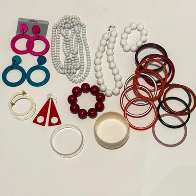 LOT 263L: Mod / Pop Art Jewelry Collection: Bangles, Earrings, Necklaces