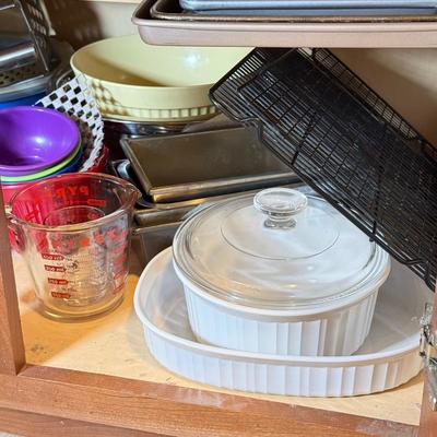 LOT 274K: Cabinet Clearout: Bakeware