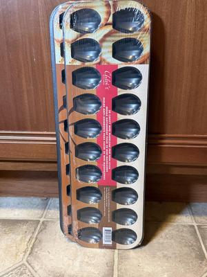 LOT 275K: Great Deal for Bakers: New Pans, Bundt Pans including Square!, lots of sizes of Spring Form Cake Pans, Tarte & Pie Tins